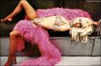 ElizabethHurley20-nmd.jpg