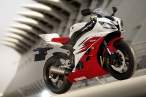 2006_YZF-R6_Photo_05_tcm46-86960.jpg