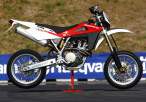 husqvarnamotard2006-7255-008-f.jpg