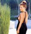yasmine-bleeth-01.jpg