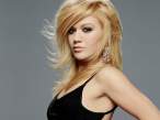 Kelly-Clarkson-1.JPG