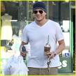 wentworth-miller-pillow-handcuffs.jpg