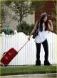 vanessa-hudgens-off-to-meet-zac-09.jpg