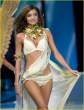 miranda-kerr-fashion-show-foxy-11.jpg