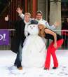 yahoo_snowball_fight_24_wenn2223183.jpg