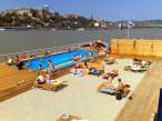 beachbarge-ed01.jpg