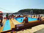 beachbarge-ed04.jpg