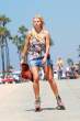 sophie_monk_roller_beach_5.jpg