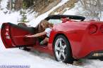 red_corvette_snow_stuck_005.jpg