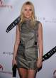 Gwyneth_Paltrow_2nd_Annual_Bent_on_Learning_Benefit_in_NY_April_28_2010_14_122_155lo.jpg