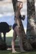 gallery_enlarged-1202_helen_hunt_bikini_02.jpg