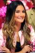 861KDL50QU_Lily_Aldridge008.jpg
