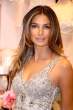 lily_aldridge_pant_smell_9.jpg
