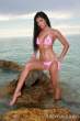 suelyn_medeiros_sexy_pink_bikini_NSs7i5U.sized.jpg