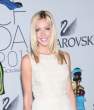katie_cassidy_super_skinny_legs_9.jpg