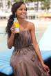 907912210_SelitaEbanksVitaminWaterLunch1_122_453lo.jpg