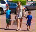 245518200_leann_rimes_toy_shopping_jake_mason_09_122_159lo.jpg