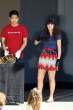 Zooey_Deschanel_LosFelizSept122011_001_122_257lo.jpg