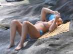 lara-bingle-topless-beach-sydney-10-900x675.jpg
