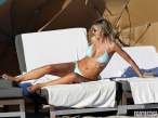 rita-rusic-light-blue-bikini-miami-03-580x435.jpg
