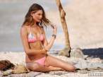 behati-prinsloo-feb-VS-bikini-13-580x435.jpg