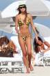behati_prinsloo_beach_again_3.jpg