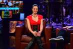 624285408_Adrianne_Curry_atos_4_122_1054lo.jpg