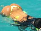suelyn-medeiros-green-bikini-barbados-02-900x675.jpg