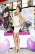 amy_childs_sign_boobs_5.jpg
