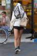 amanda_bynes_legs_cover_face_7.jpg