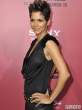 halle-berry-low-cut-top-at-the-call-la-moview-premiere-02-435x580.jpg
