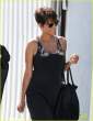 halle-berry-pregnancy-glowing-fabric-shopping-16.jpg