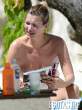 Kate-Moss-Topless-in-Jamaica-16-675x900.jpg