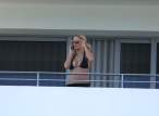 973108946_ritaorahangsoutbalconyx25_123_519lo.jpg