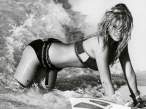 Kate-Upton-Sexy-Beach-Shoot-for-Vogue-UK-June-2014-08-cr1399658191565-580x435.jpg