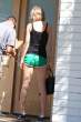 taylor-swift-at-her-mom-s-house-in-beverly-hills-_3.jpg