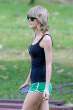 taylor-swift-out-in-hollywood-_5.jpg