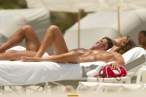 Manuela-Arcuri-TOPLESS-at-Beach-4.jpg